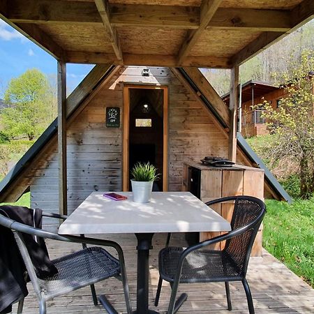 Camping Les Vernieres La Bourboule Sancy Buitenkant foto