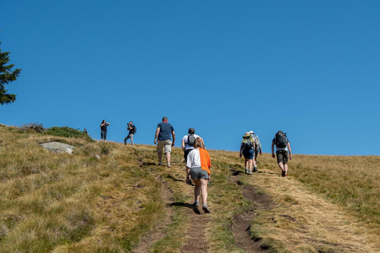 Camping Les Vernieres La Bourboule Sancy Buitenkant foto