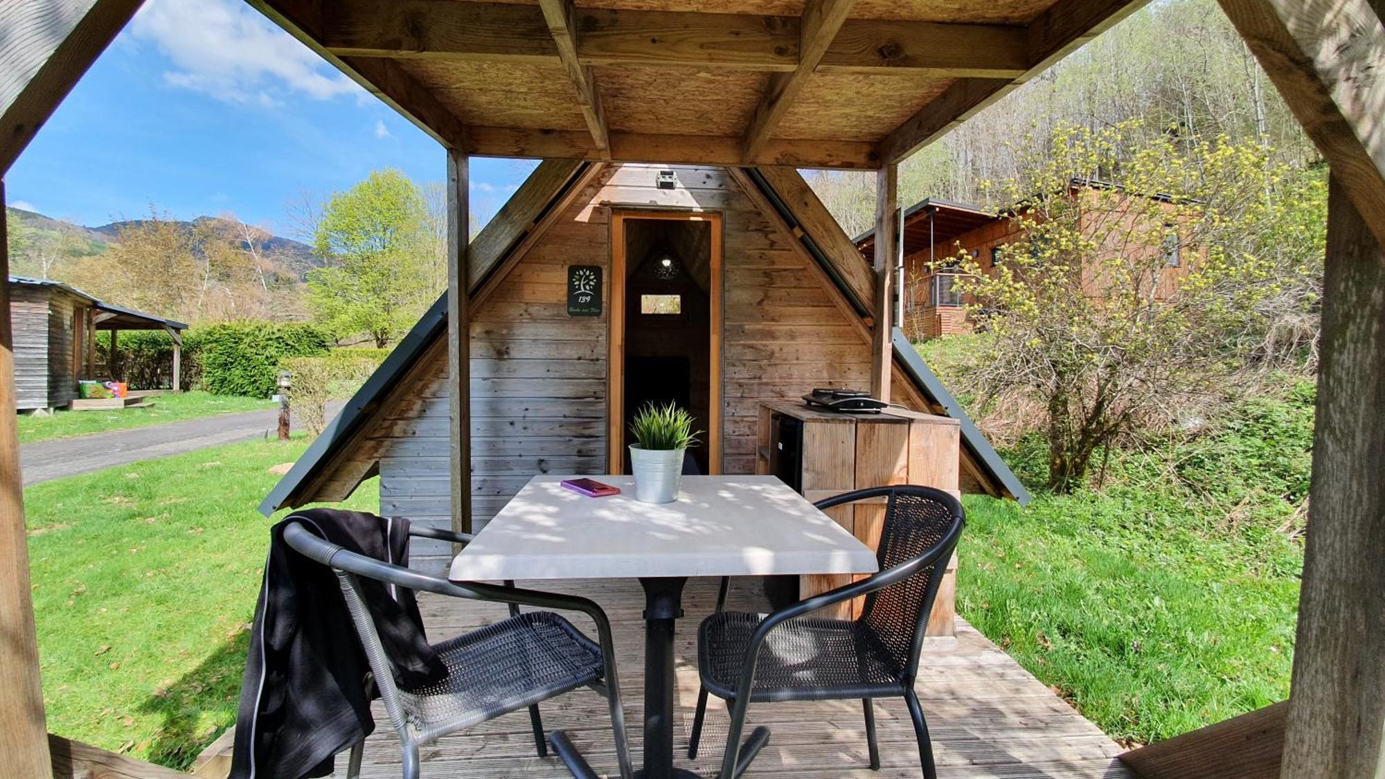 Camping Les Vernieres La Bourboule Sancy Buitenkant foto