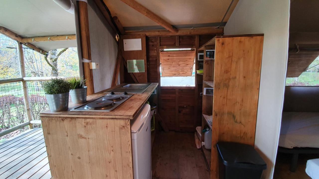 Camping Les Vernieres La Bourboule Sancy Buitenkant foto